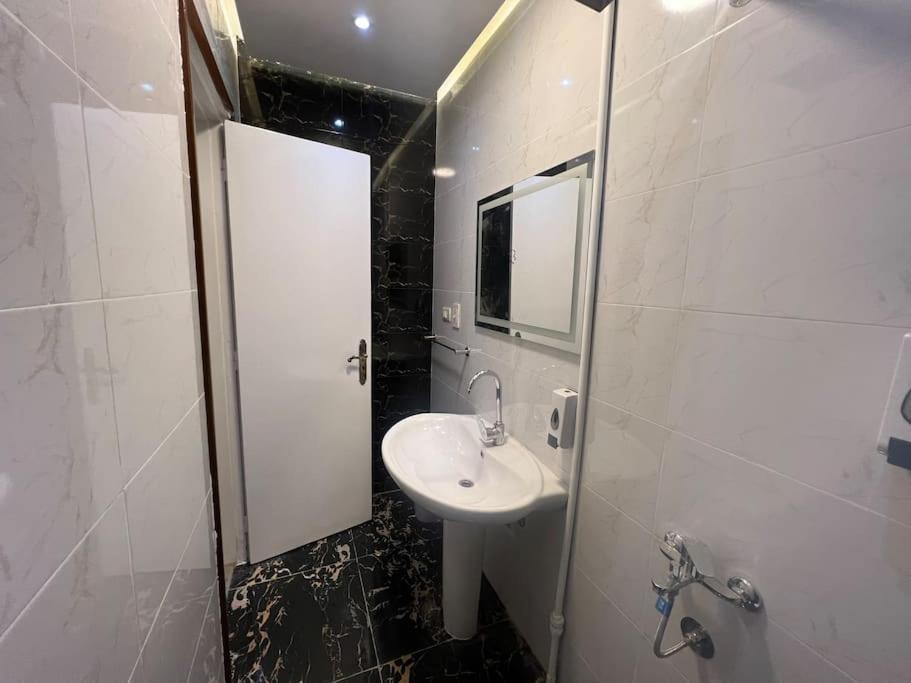 Luxury Apartment Downtown Kairo Bagian luar foto